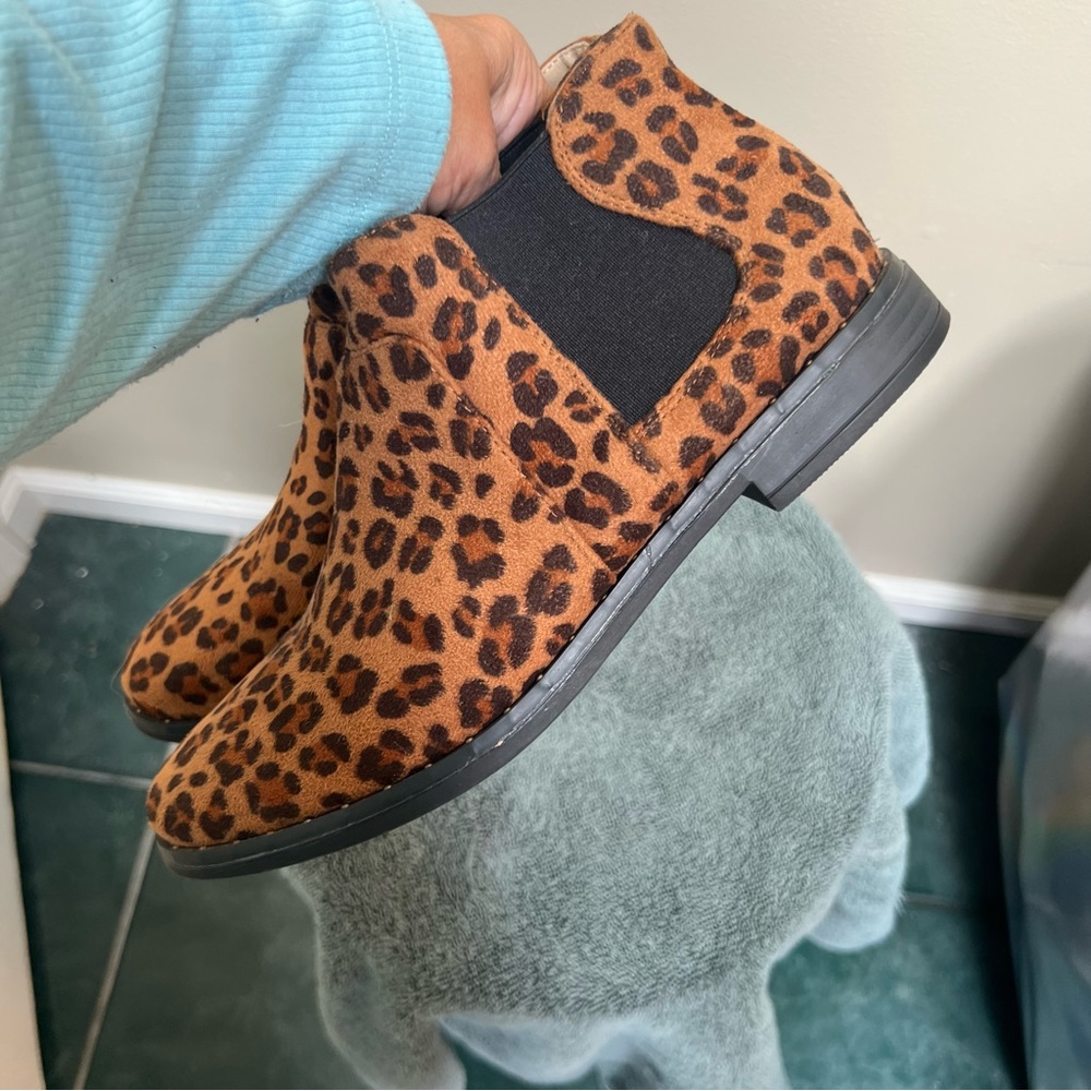 Restricted leopard ankle booties 7.5 like new!